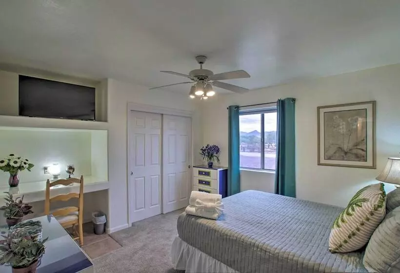 Phoenix  Kick Back Corral  W/ Outdoor Oasis!