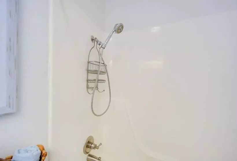 Lakefront Granite Shoals Escape W/ Dock!