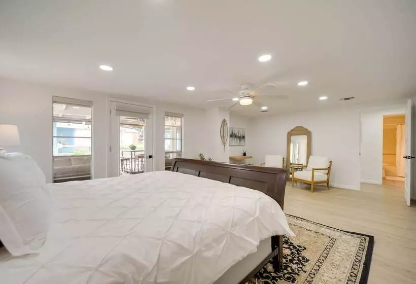 Lakefront Granite Shoals Escape W/ Dock!