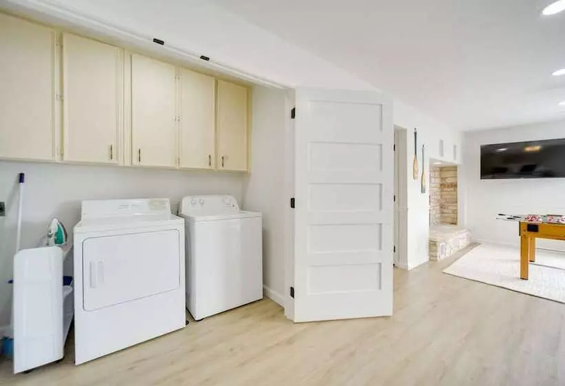 Lakefront Granite Shoals Escape W/ Dock!