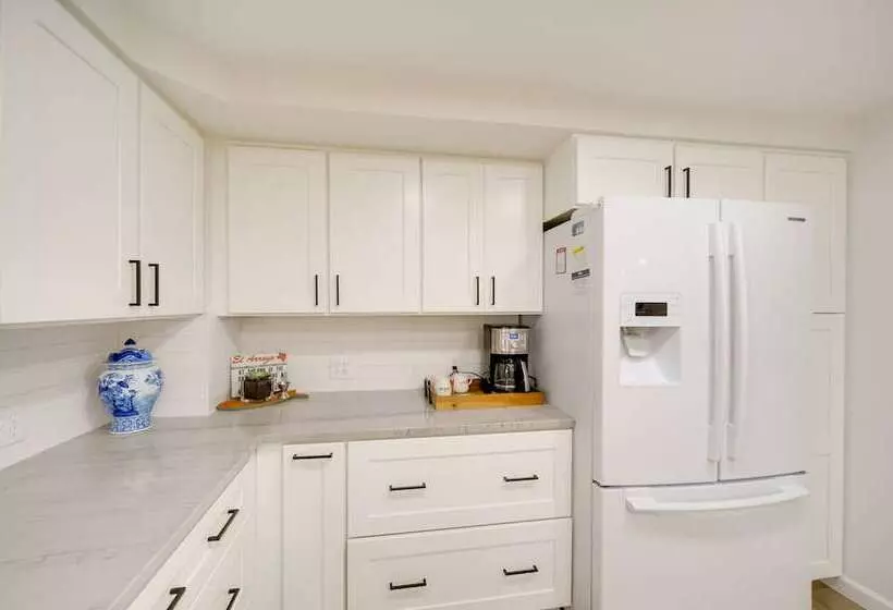 Lakefront Granite Shoals Escape W/ Dock!