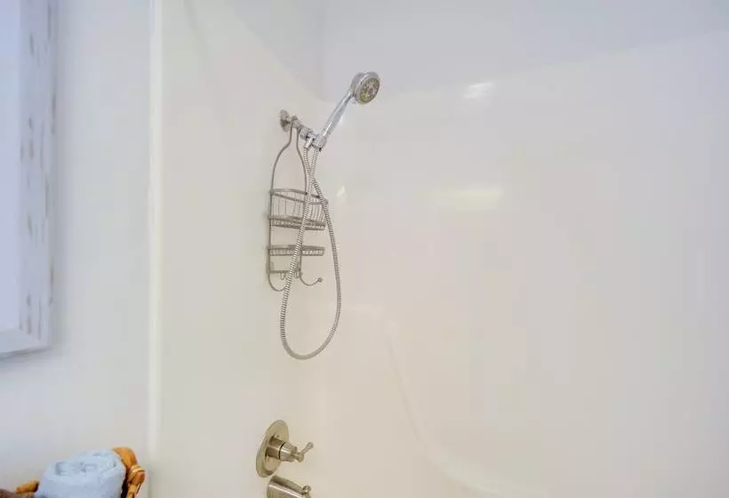 Lakefront Granite Shoals Escape W/ Dock!