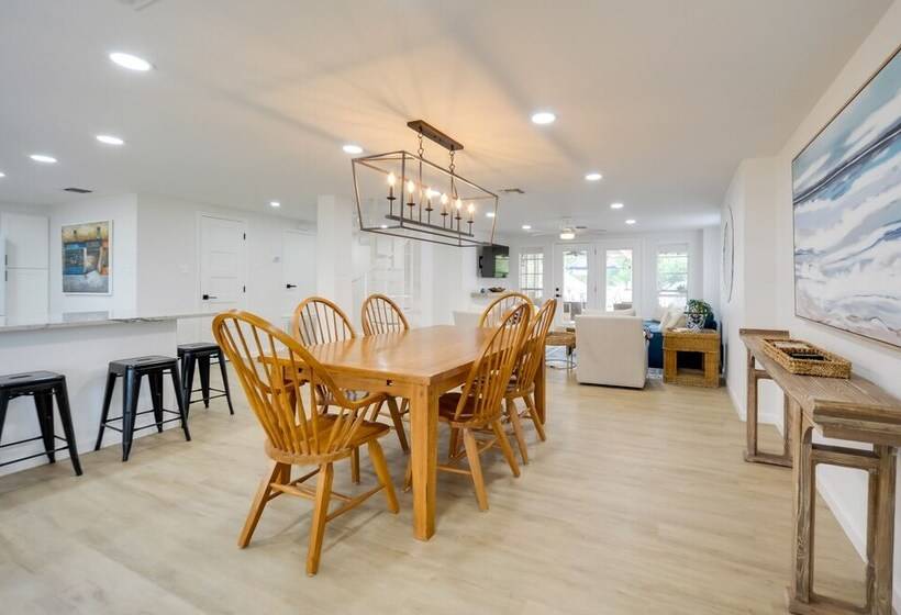 Lakefront Granite Shoals Escape W/ Dock!