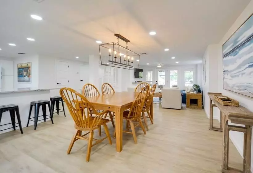 Lakefront Granite Shoals Escape W/ Dock!