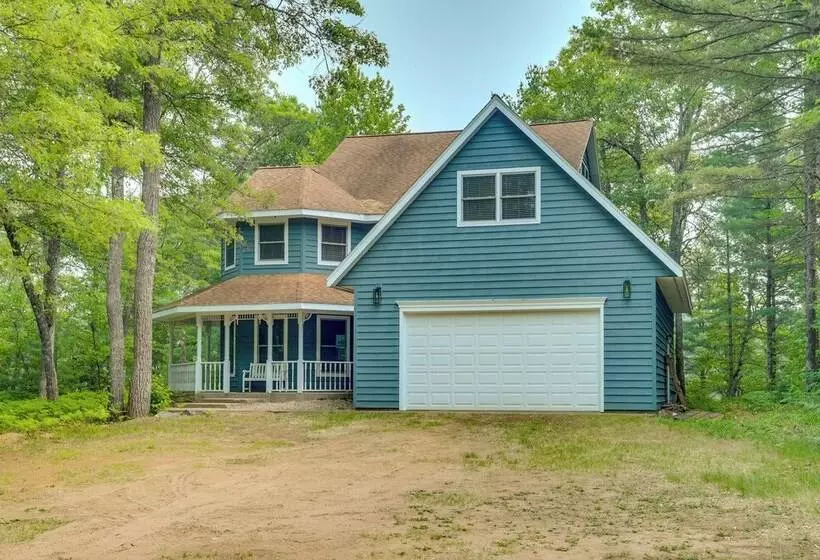 Lakefront Minocqua Getaway: Dock, Game Room!