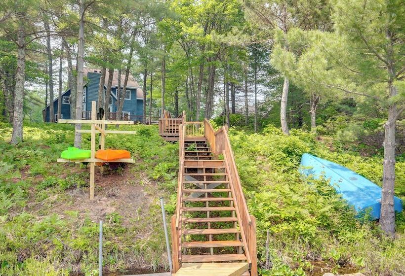 Lakefront Minocqua Getaway: Dock, Game Room!