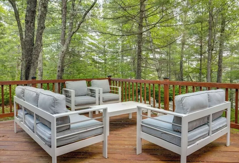 Lakefront Minocqua Getaway: Dock, Game Room!