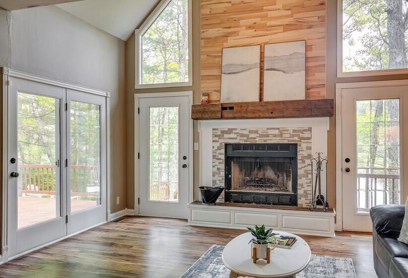 Lakefront Minocqua Getaway: Dock, Game Room!