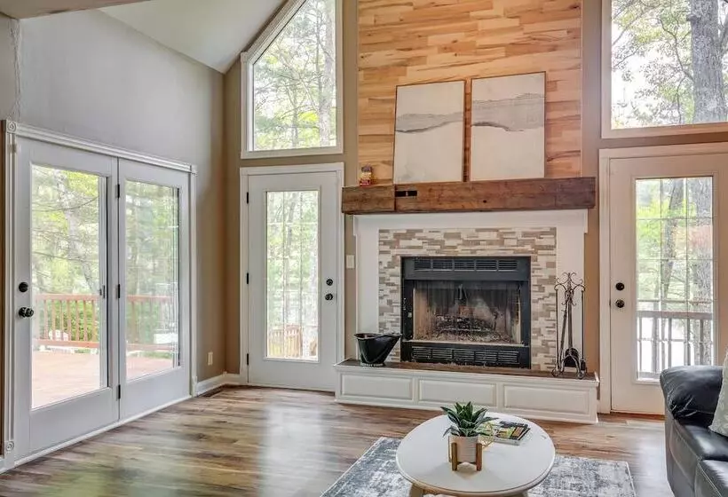 Lakefront Minocqua Getaway: Dock, Game Room!