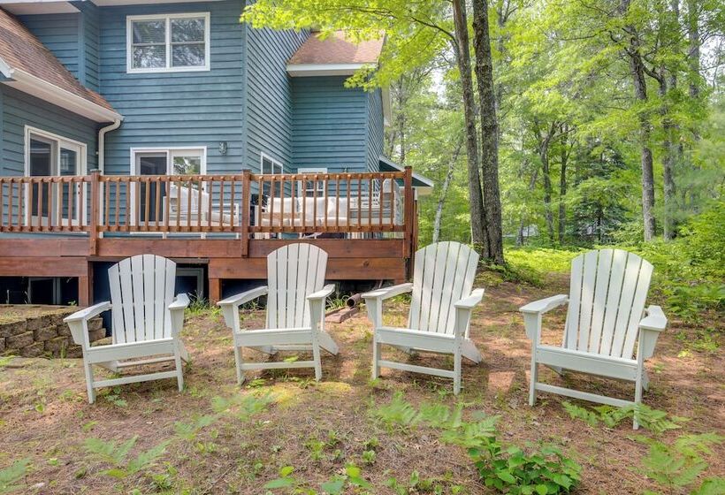 Lakefront Minocqua Getaway: Dock, Game Room!