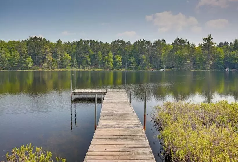 Lakefront Minocqua Getaway: Dock, Game Room!