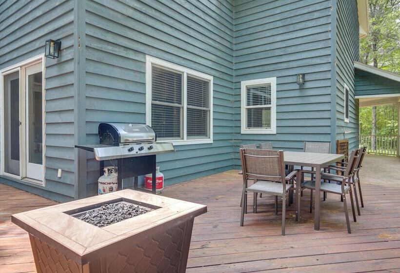 Lakefront Minocqua Getaway: Dock, Game Room!