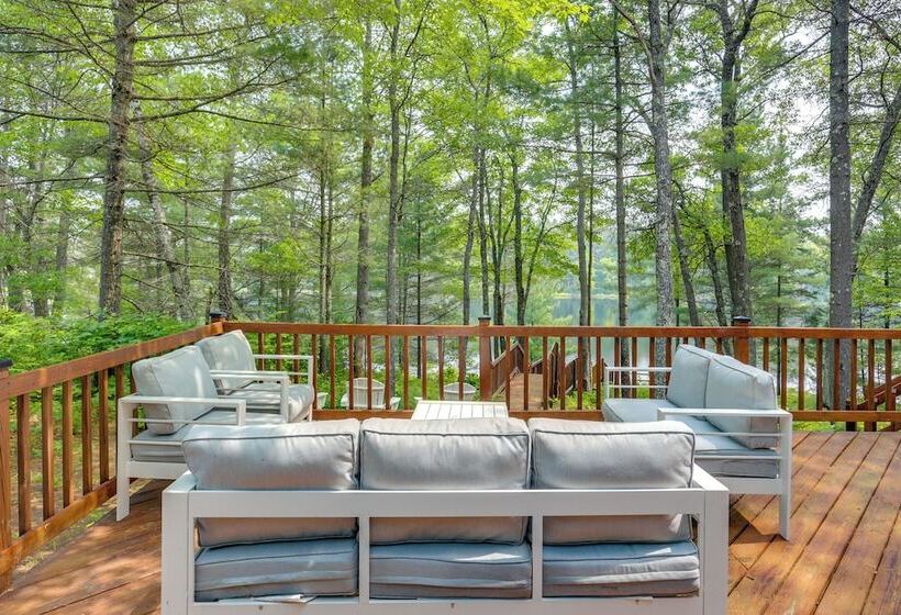 Lakefront Minocqua Getaway: Dock, Game Room!