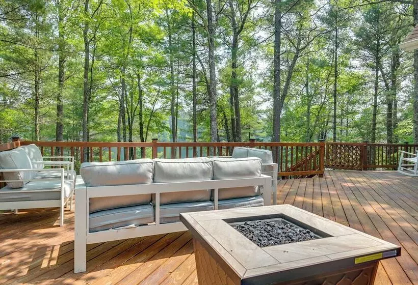 Lakefront Minocqua Getaway: Dock, Game Room!