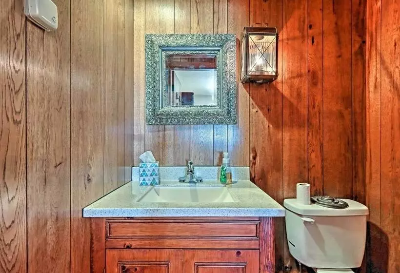 Morgan Hughes Homestead With Game Room And Pool!