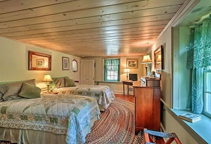 Morgan Hughes Homestead With Game Room And Pool!