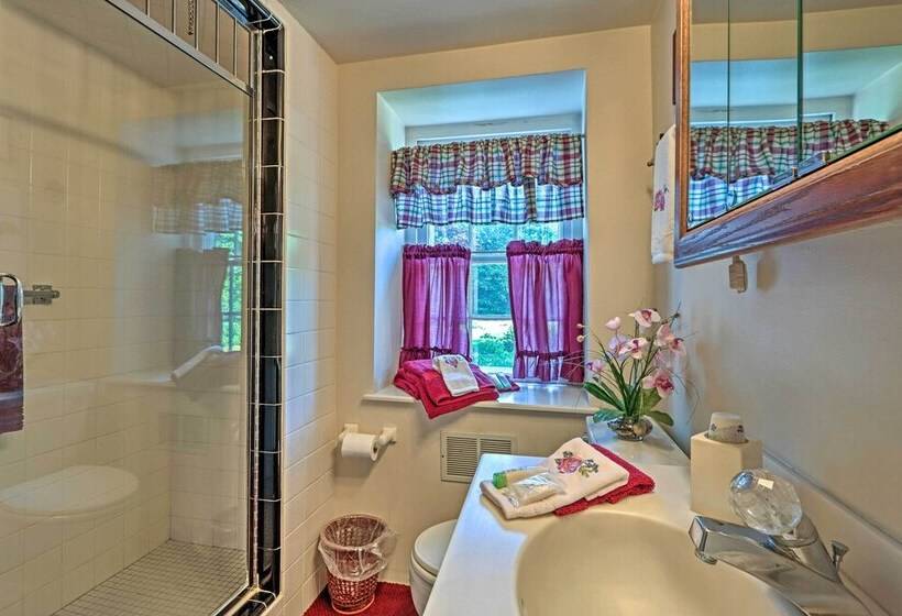 Morgan Hughes Homestead With Game Room And Pool!