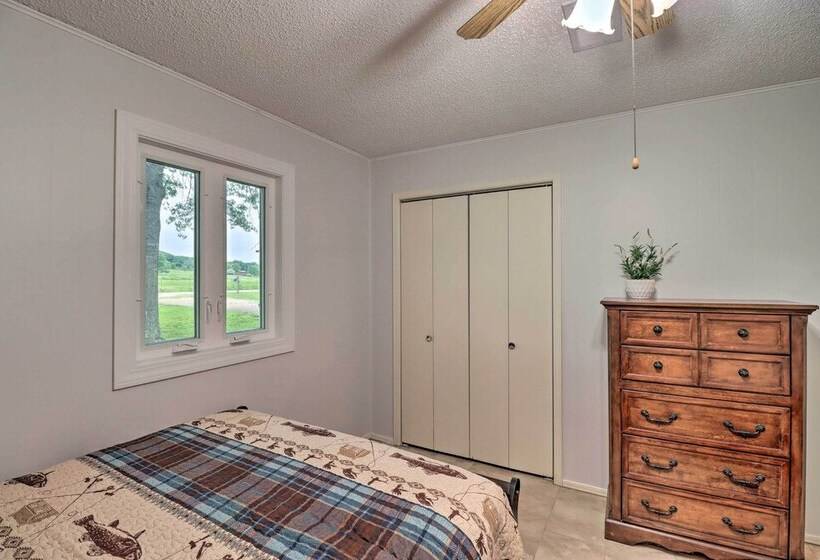 Norfork Getaway: Walk In White River Access!