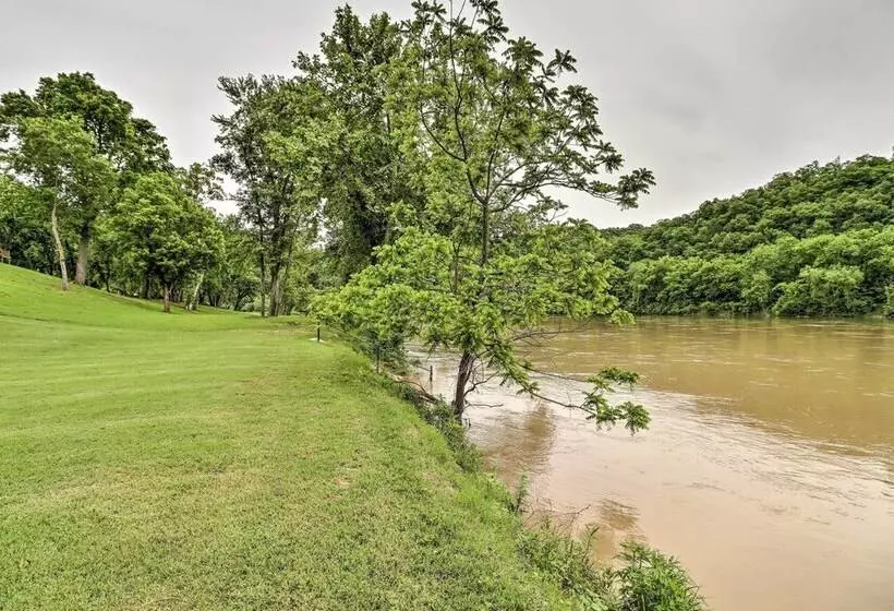 Norfork Getaway: Walk In White River Access!