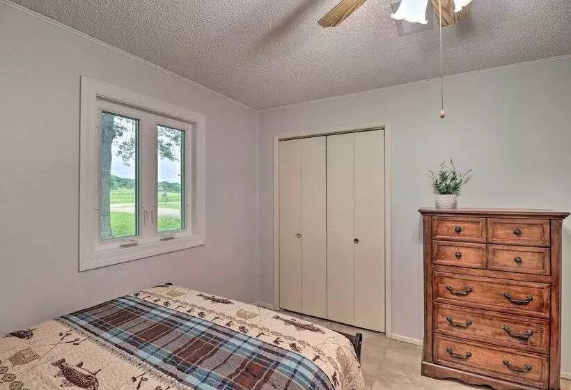 Norfork Getaway: Walk In White River Access!