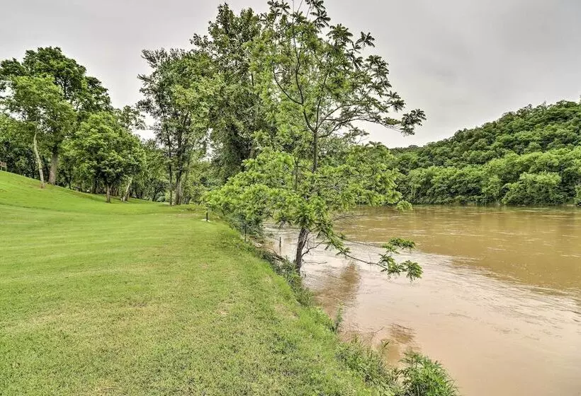 Norfork Getaway: Walk In White River Access!