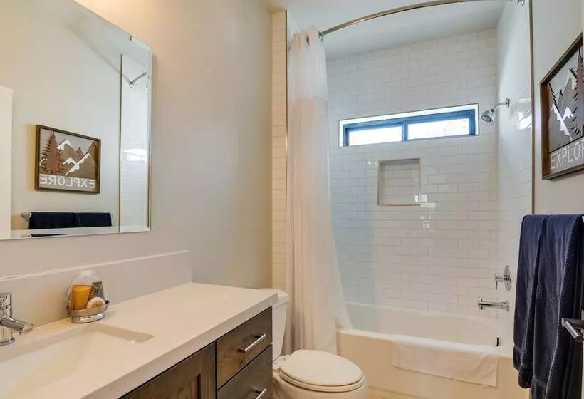 Near Skiing & Hiking: Mtn View Home In Parowan!