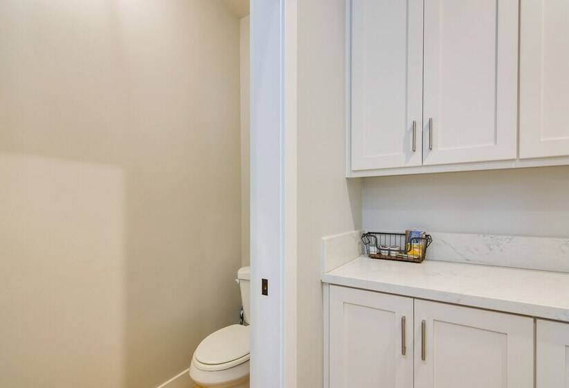 Near Skiing & Hiking: Mtn View Home In Parowan!