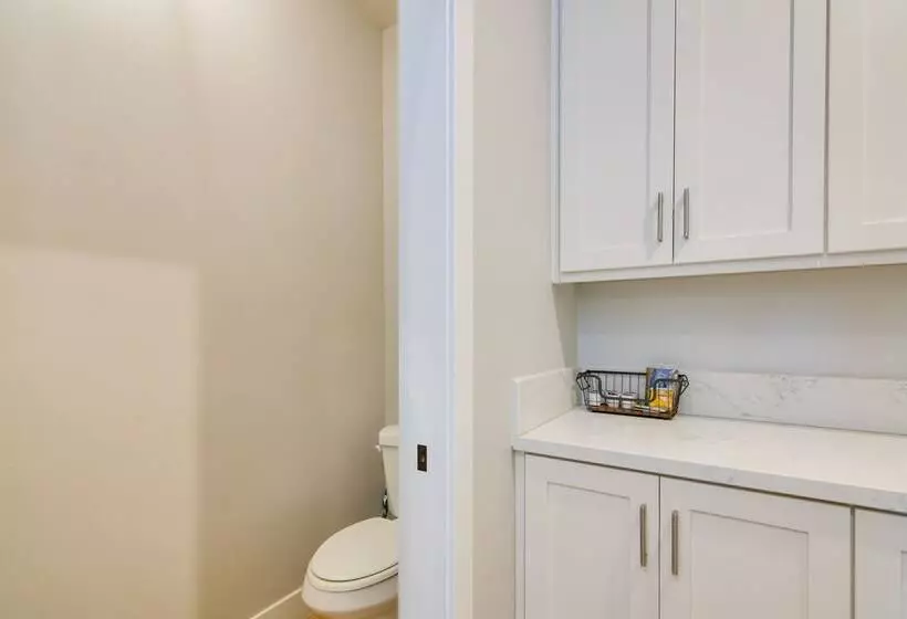 Near Skiing & Hiking: Mtn View Home In Parowan!