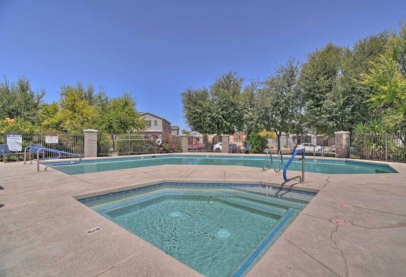 Goodyear Escape W/ Grill: Community Pool Access!