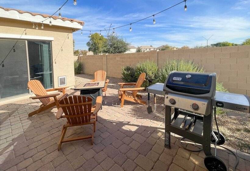 Goodyear Escape W/ Grill: Community Pool Access!