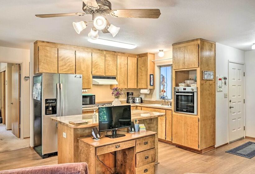 Peaceful Camp Connell Cabin W/ Community Pool