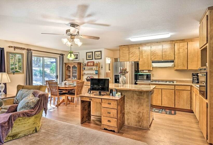 Peaceful Camp Connell Cabin W/ Community Pool