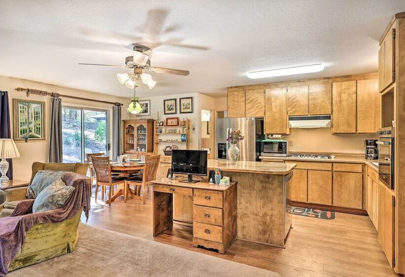 Peaceful Camp Connell Cabin W/ Community Pool