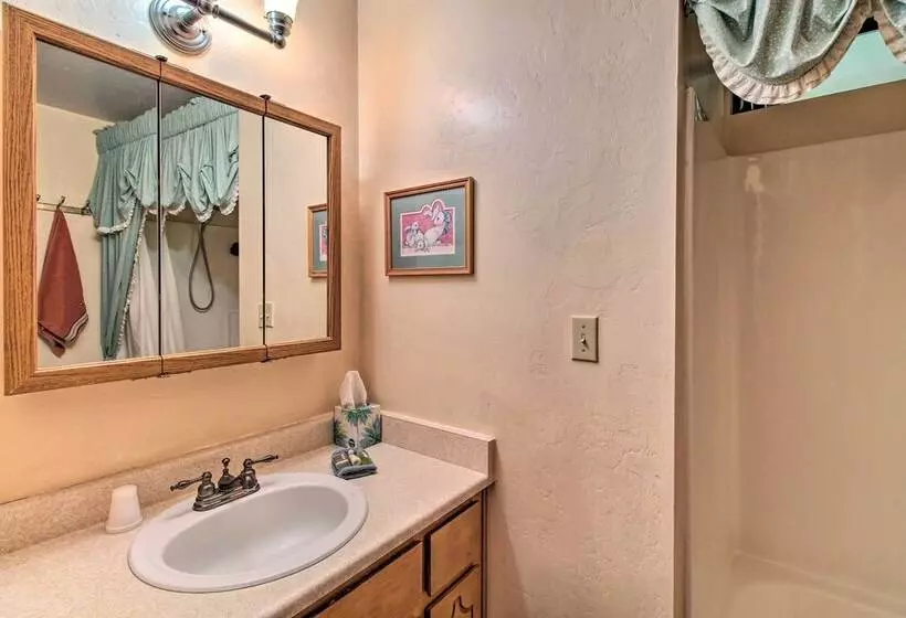 Peaceful Ranch Cabin, 3 Mi To Becker Lake!