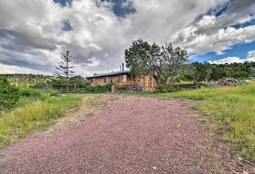 Peaceful Ranch Cabin, 3 Mi To Becker Lake!