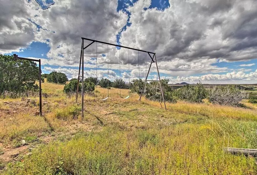 Peaceful Ranch Cabin, 3 Mi To Becker Lake!