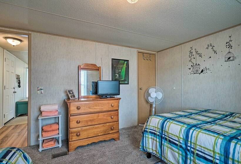 Peaceful Supply House ~ 2 Mi To Holden Beach!