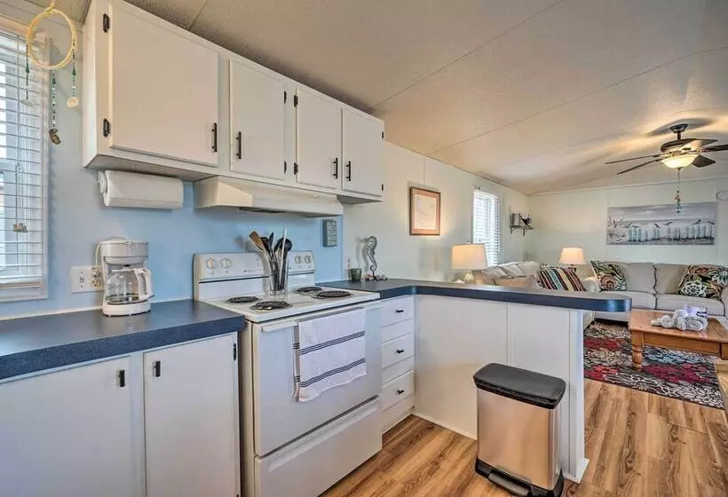 Peaceful Supply House ~ 2 Mi To Holden Beach!