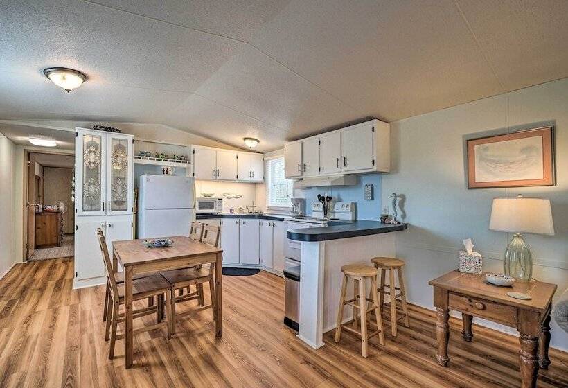 Peaceful Supply House ~ 2 Mi To Holden Beach!