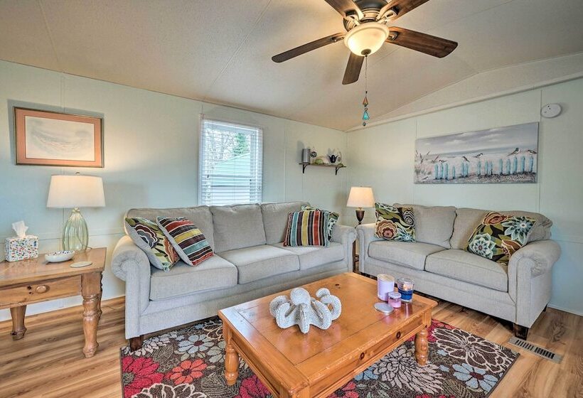 Peaceful Supply House ~ 2 Mi To Holden Beach!