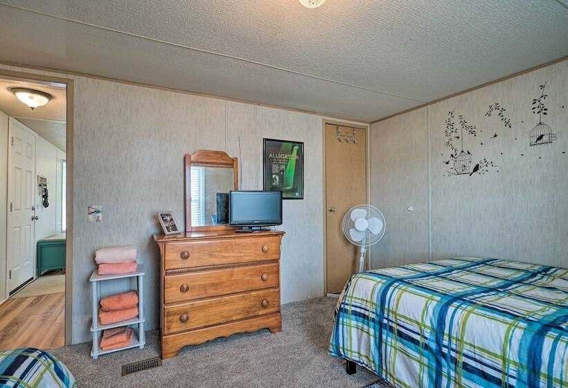 Peaceful Supply House ~ 2 Mi To Holden Beach!