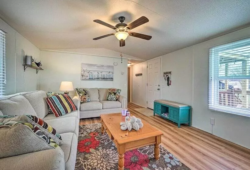 Peaceful Supply House ~ 2 Mi To Holden Beach!