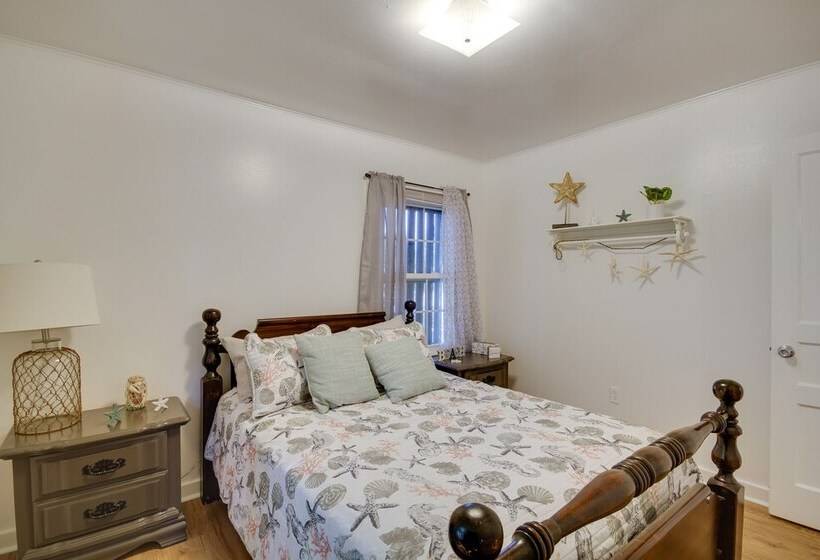 Pet Friendly Retreat In Gulfport < 1 Mi To Beach!