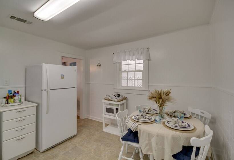 Pet Friendly Retreat In Gulfport < 1 Mi To Beach!