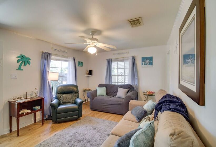 Pet Friendly Retreat In Gulfport < 1 Mi To Beach!