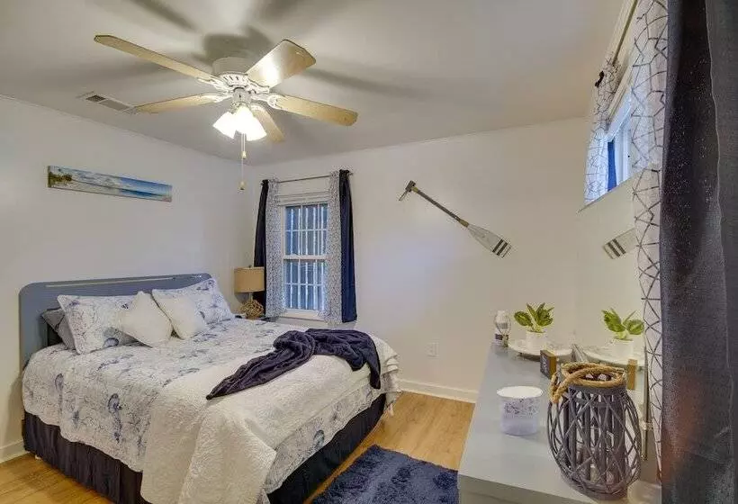 Pet Friendly Retreat In Gulfport < 1 Mi To Beach!