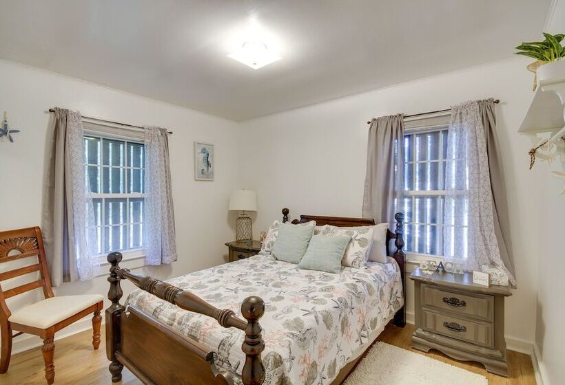 Pet Friendly Retreat In Gulfport < 1 Mi To Beach!