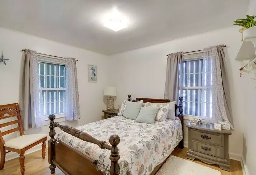 Pet Friendly Retreat In Gulfport < 1 Mi To Beach!