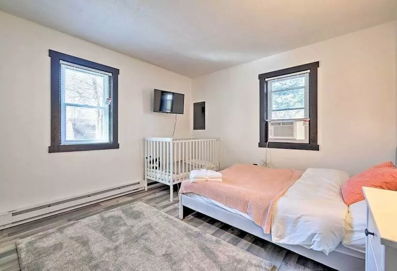 Pet Friendly Tobyhanna Abode W/ Movie Room & Pool!