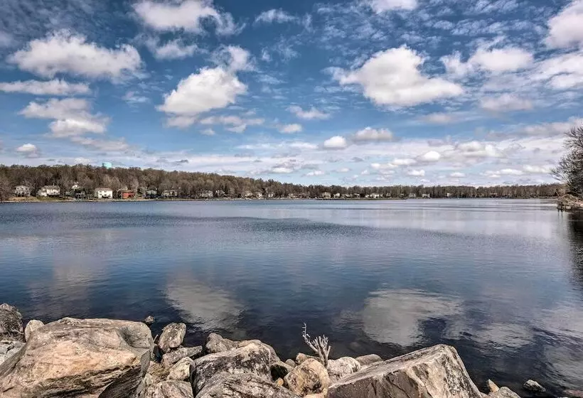Pet Friendly Tobyhanna Abode W/ Movie Room & Pool!